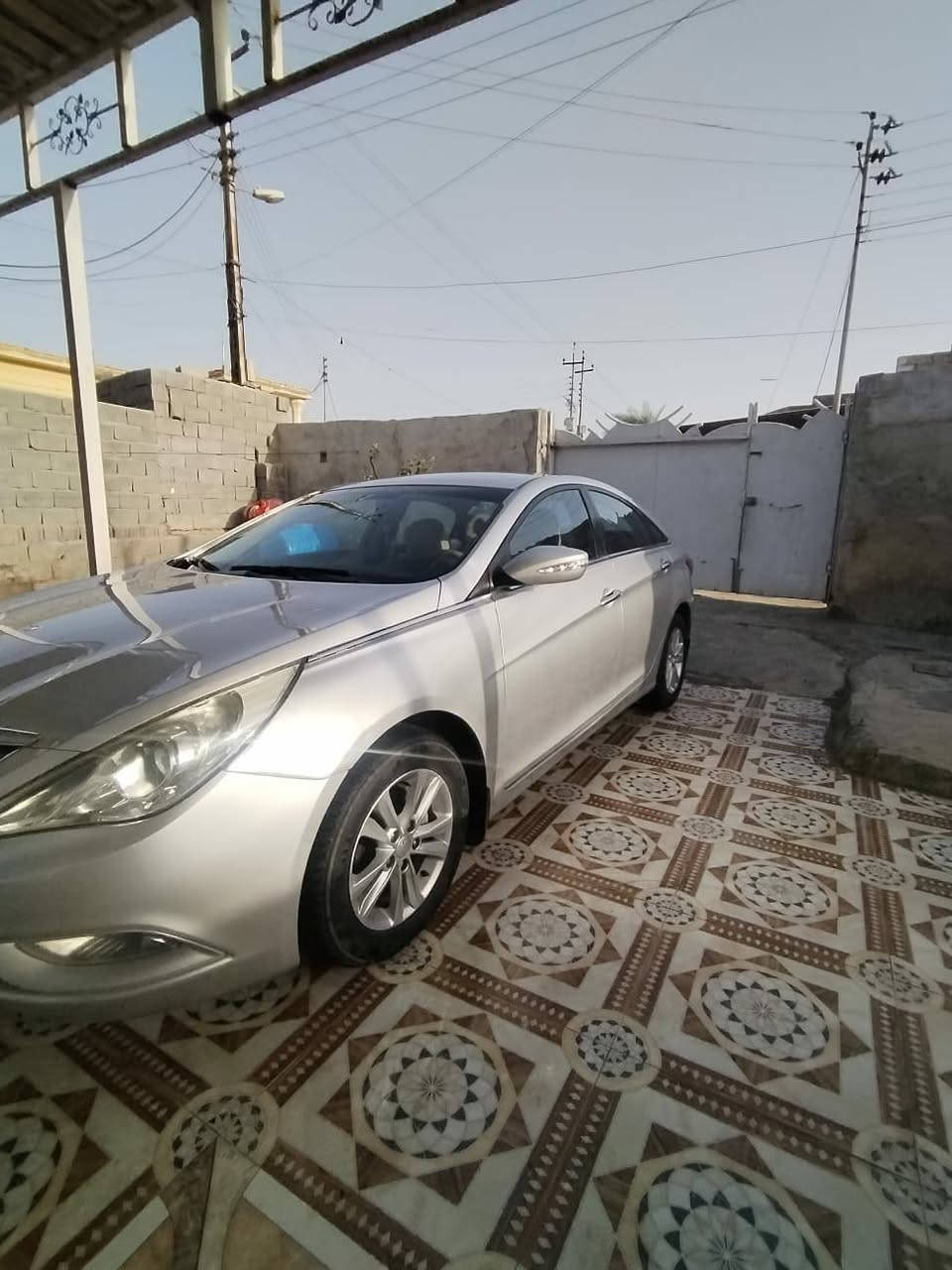 سوناتا خليجي موديل 11
 محرك 2400 دوش
 رقم ذي قار  
 بأسمي تحويل ثاني يوم  سنويه 30  رقم الهاتف   *********** 
مكاني البصره القرنه
السعر بي مجال بسيط القرنة, البصرة
