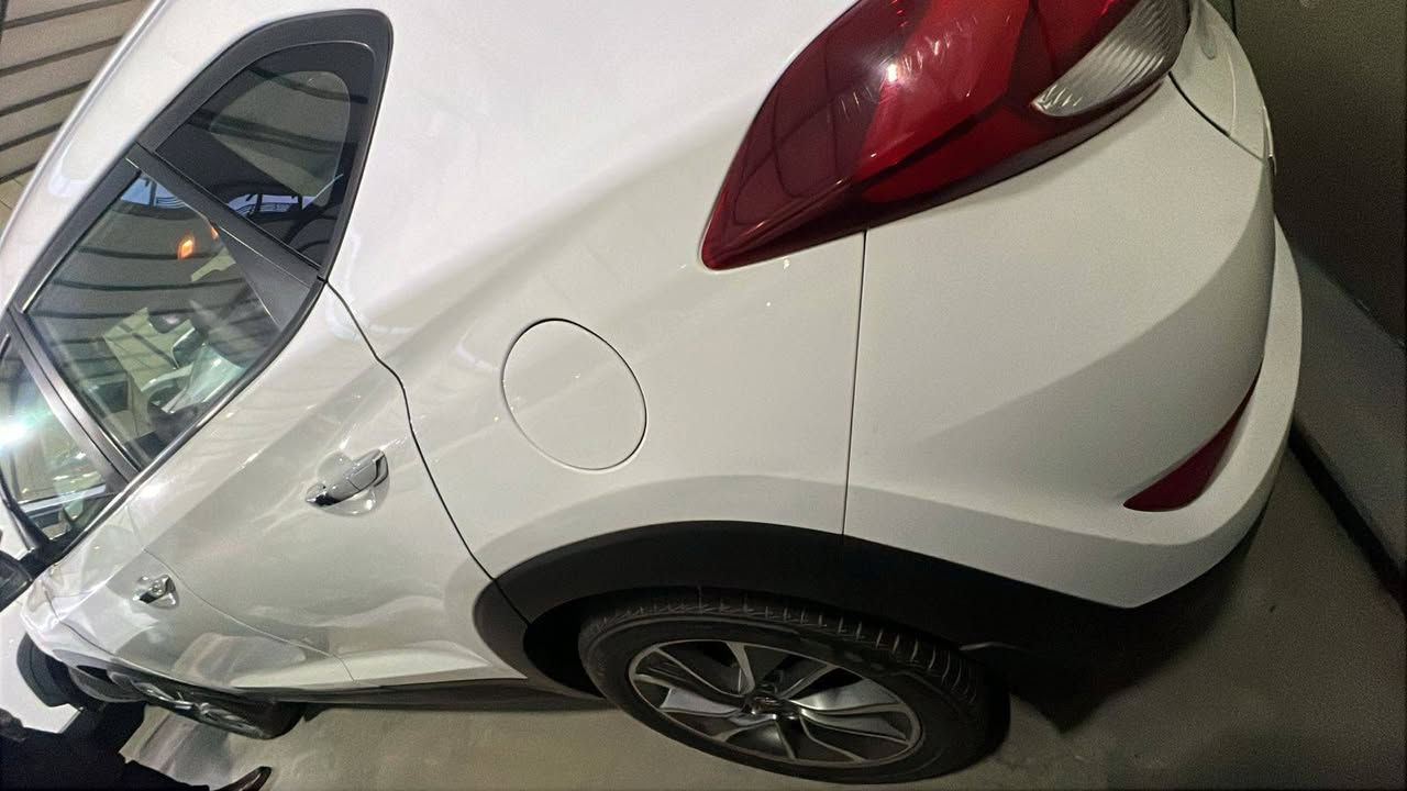 سلام عليكم توسان خليجي  موديل 2018 رقم بغداد باسمي  جديد ماشيه 103الف مري شفط يدات نيكل  بيه بنيد مبدل فقط بدون دواخل بيه بارد بسيط في اسفل الأبواب اليمنى تخم تاير صدر امامي خلفي مكفول محرك كير تبريد مكفول المكان بغداد الكرخ السعر 173  
الرقم ***********
