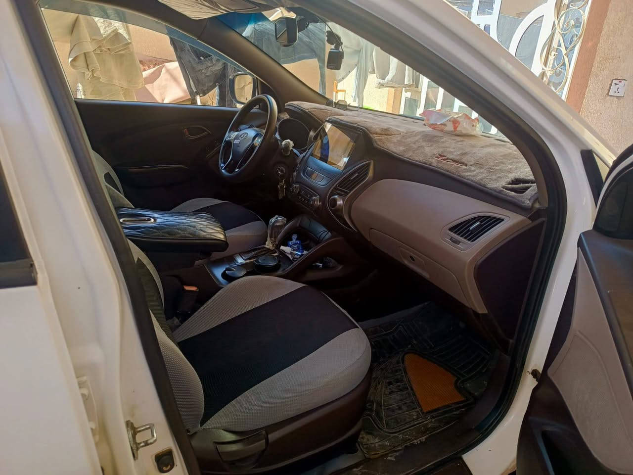 اللهم صلي على محمد
السلام عليكم توسان ٢٠١٤ خليجي السيارة مكفولة كفالة عامة بديها مكفول كير محرك مكفولات السيارة سيارة بيت مواصفاتها معروفة عليها تخم تاير جديد كوري مو صيني شاشة داخلية جبيرة حداديتها جديدة ونظيفة السيارة نظيفة دواخلها جديدة سعرها ١٦٠ وبيها مجال ***********
