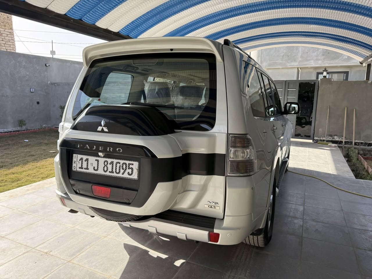 السلام عليكم 
للبيع باجيرو 2016. بيها فقط بارد ب ٣ مكانات بسيط 
ماشية ١٤٠ الف رقم بغداد باسمي 
السيارة كاملة من كلشي اي نقص ما بيها 
مكان السيارة الحلة 
السعر. 195 
*********** 
اتصال او واتساب
