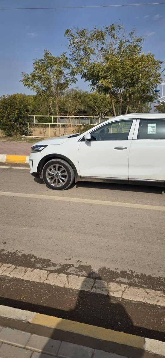 السلام عليكم
سورنتو 2020  خليجي كويتي6 سليندر  ، 7 راكب خليجي مكفوله كفاله عامه،  دبل شباج
فول مواصفات عدى الفتحه
نظام ترحيب 
بصمه ابواب وتشغيل 
لايتات زينون 
 كشنين كهرباء  
كامرا خلفيه 
دبل حساس امامي خلفي
 فول تحكمات ستيرن 
بردات خلفيه 
٣ انظمه قيادهة
سايد بريك بصمه
صندوك كهرباء 
تبريد ٣ قطع 
وبقيه المواصفات معروفه
سيارة جديدة جاهزة من كل شي  سيارة جديدة شركة ماتصرف عليه دينار  رقم الانكليزي الجديد وهزة جديدة ماشية 110الف كيلو السعر٢٥٠ وبيه مجال للطيبين العنوان صلاح الدين الدجيل *********** بيه وتساب ***********
