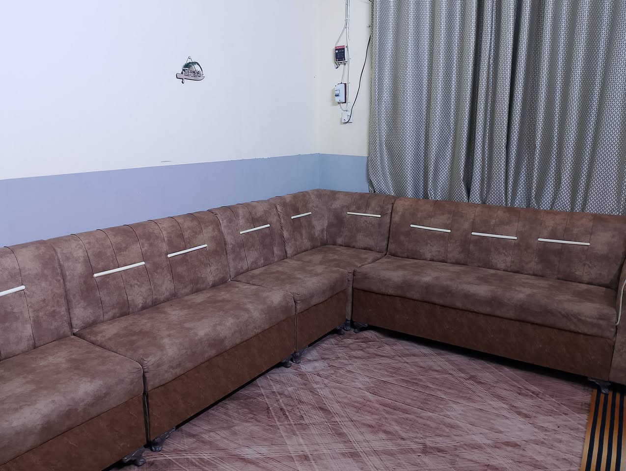 تخم سبع امتار لبيع
السعر ٢٠٠ وبي مجال 
الاستفسار ع رقم ***********
