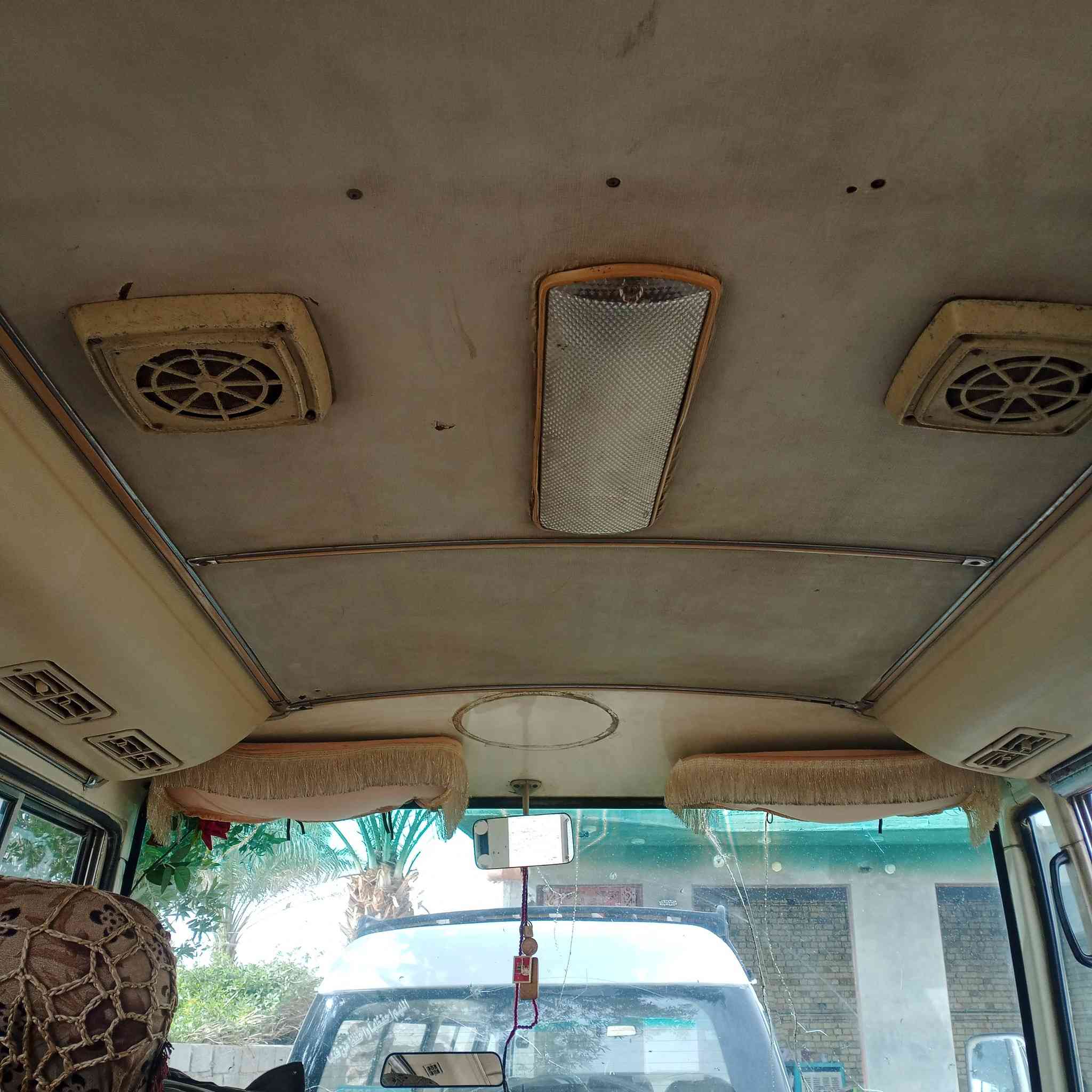 سلام عليكم كوستر نيسان موديل ٨٧ رقم بغداد الماني بسمي كير محرك اكسل خير من الله محرك  بطة اوتوماتيك سعر ٥٠ بيهة مجال استفسار *********** مكان واسط الحفرية
