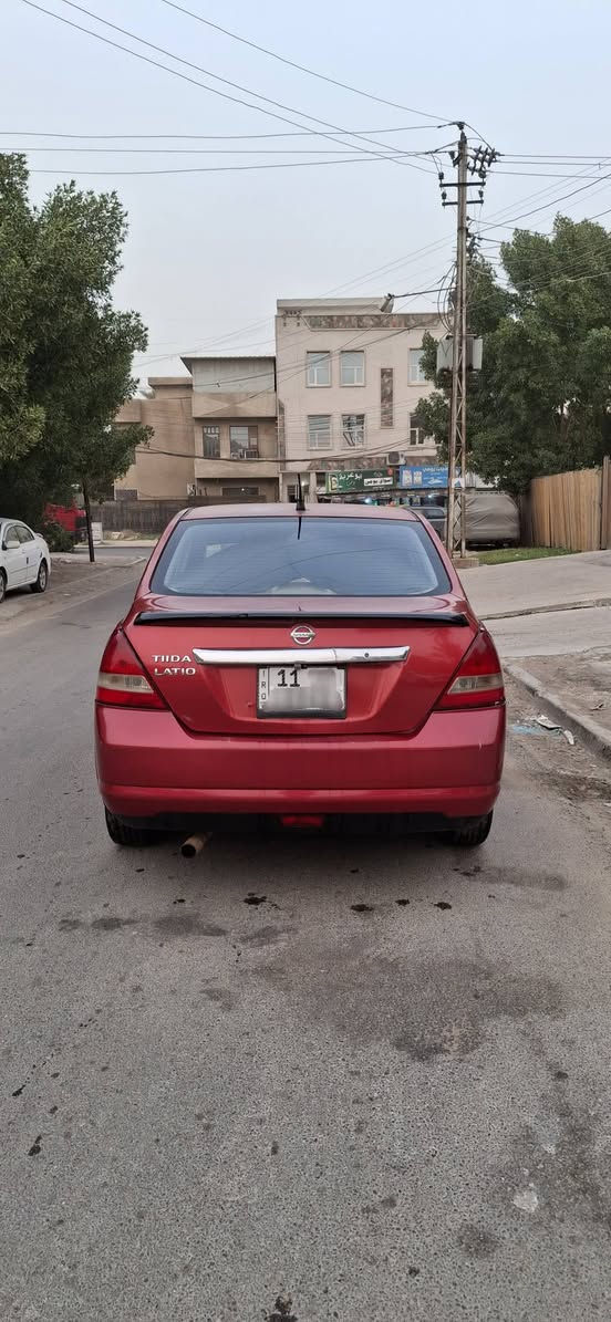 السلام عليكم 
نيسان تيدا موديل 2007 رقم بغداد دولي بأسمي . 
كير محرك نضيفات (محرك 1600)
تبريد شغال . 
بيها صبغ ٥ قطع بدون دواخل . والكشر واضح بالصور .
السعر ٦٧ وبيها مجال . مكان السياره بغداد العامريه للاستفسار اتصل عالرقم ( *********** ) بغداد, العراق
