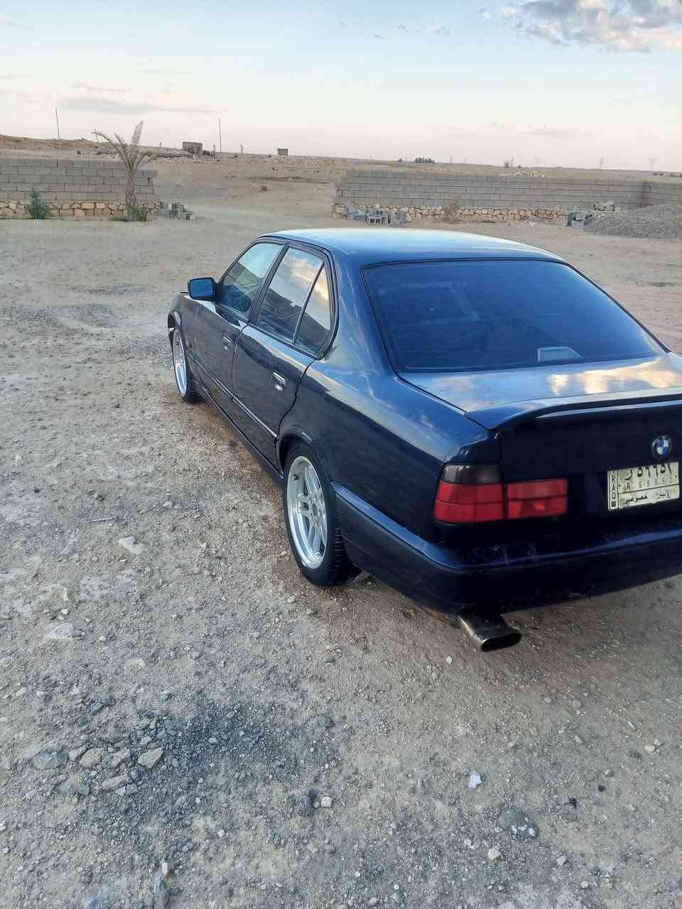 بسم الله الرحمن الرحيم بي ام دبليو للبيع    حجم 525 موديل 1995 الون اسود كحلي داخل جلد جام كهرباء 
ويلكب رياضي سياره رياضيه شلعه وتراي اتخبل السعر )45(
بيه مجال،،،،،،،،،،،،(((((((‏#####يوجد واتساب ‪***********‬‏مامتواجد،عل ماسنجر بس عل واتساب فقط وعل خط
