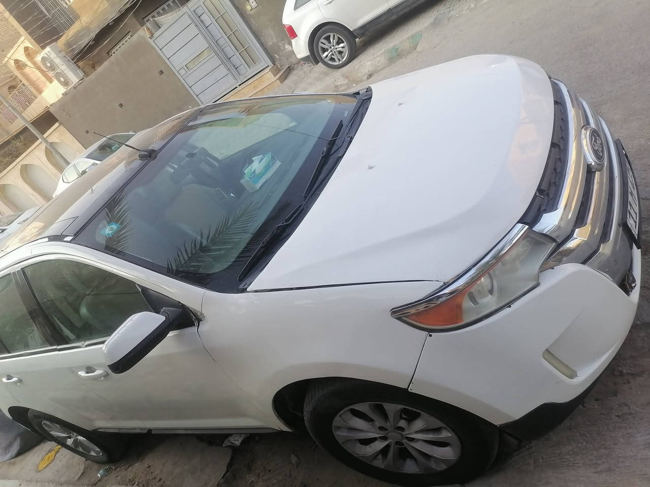 السلام عليكم فورد ايدج موديل 2013 رقم بغداد الجديد بأسمي فول مواصفات عدا البصمة تبريد ثلج تدفئة كشنات بانورما وارد امريكي بيها جاملغ وربع بنيد من أمريكا وقبق البنزين بالعراق بيها مكانات بارد ابيع حزام السيارة حلوة وجاهزة شاشة كبيرة  الهزة والسنوية جدد اريد مراوس ب ٧راكب شعندك نزل
مكاني كربلاء ***********
***********
