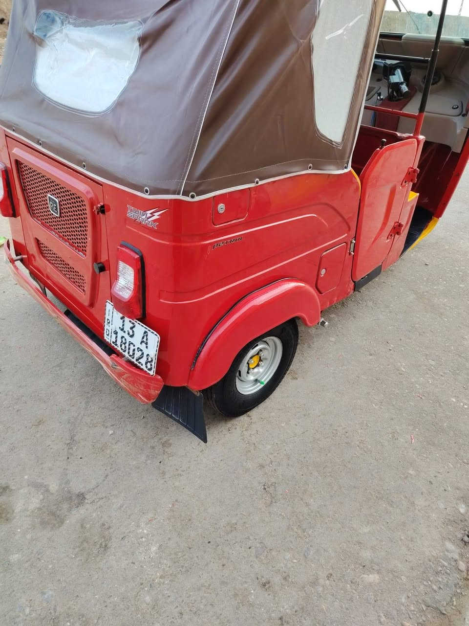 تكتك البيع  موديل 22 شهر 8 كفاله عامه رقم وسنويه نكليزي تحويل ثاني  نضيفه وحلوه وكامله كبل الشارع نكان ميسان مجر  الستفسار تصل علا رقم ***********
