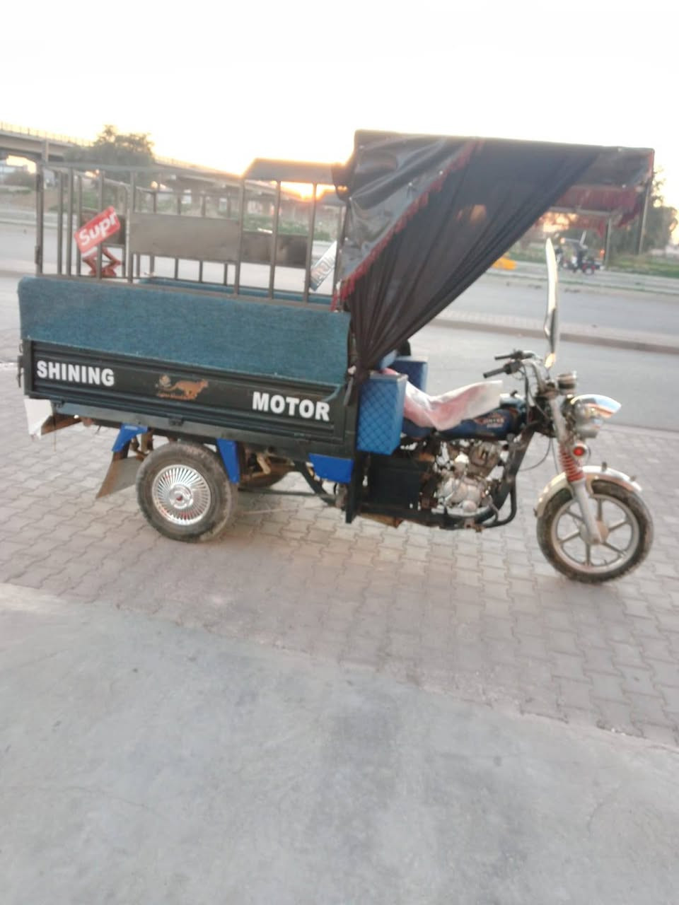 سلام عليكم عمي ستوته البيع موديل 21نضافه فول وجهازة محرك بل شرط 23ستوته فحل قلاب كهربائية كله شغله بس نقص باتري مصبوغه جماليه ستوته هاي كدام العين والي يريده يدلل سعر مليون و100)الرقم للاتصال *********** اوراق كامله ومنفيس
