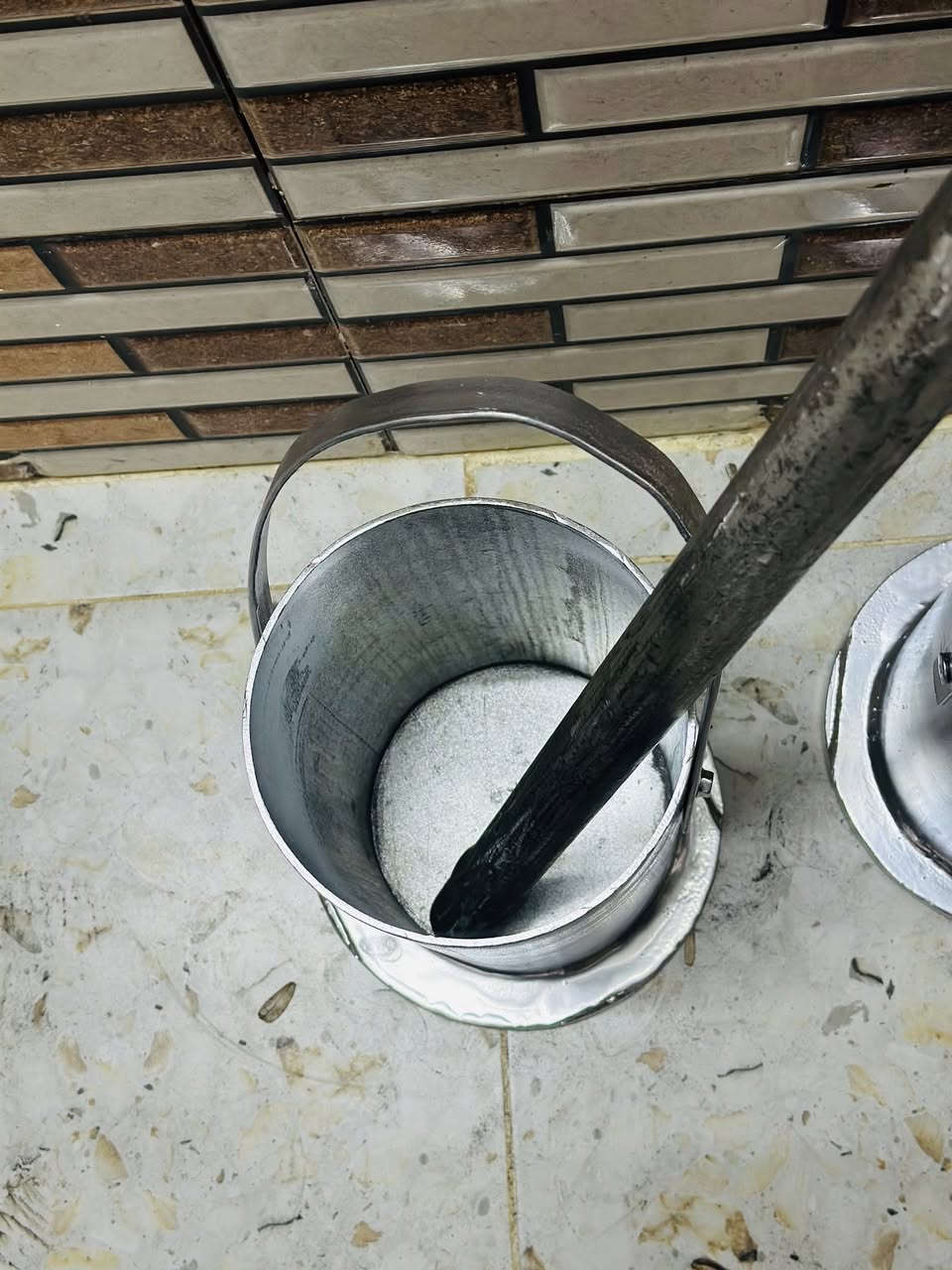 يوجد لدينا مدكوكة للبيع مواد كلفنايز درجة اولى سعر الواحد 125الف و بيها مجال للطيبين 

دنگ و میلمان هەیە بو فروشتن بە مەوادی گلڤنایز دروست کراوە ئیشێکی دەرەجە یەک سعری یەک دانە 125 هەزار و کەمیک مەجال  ***********
