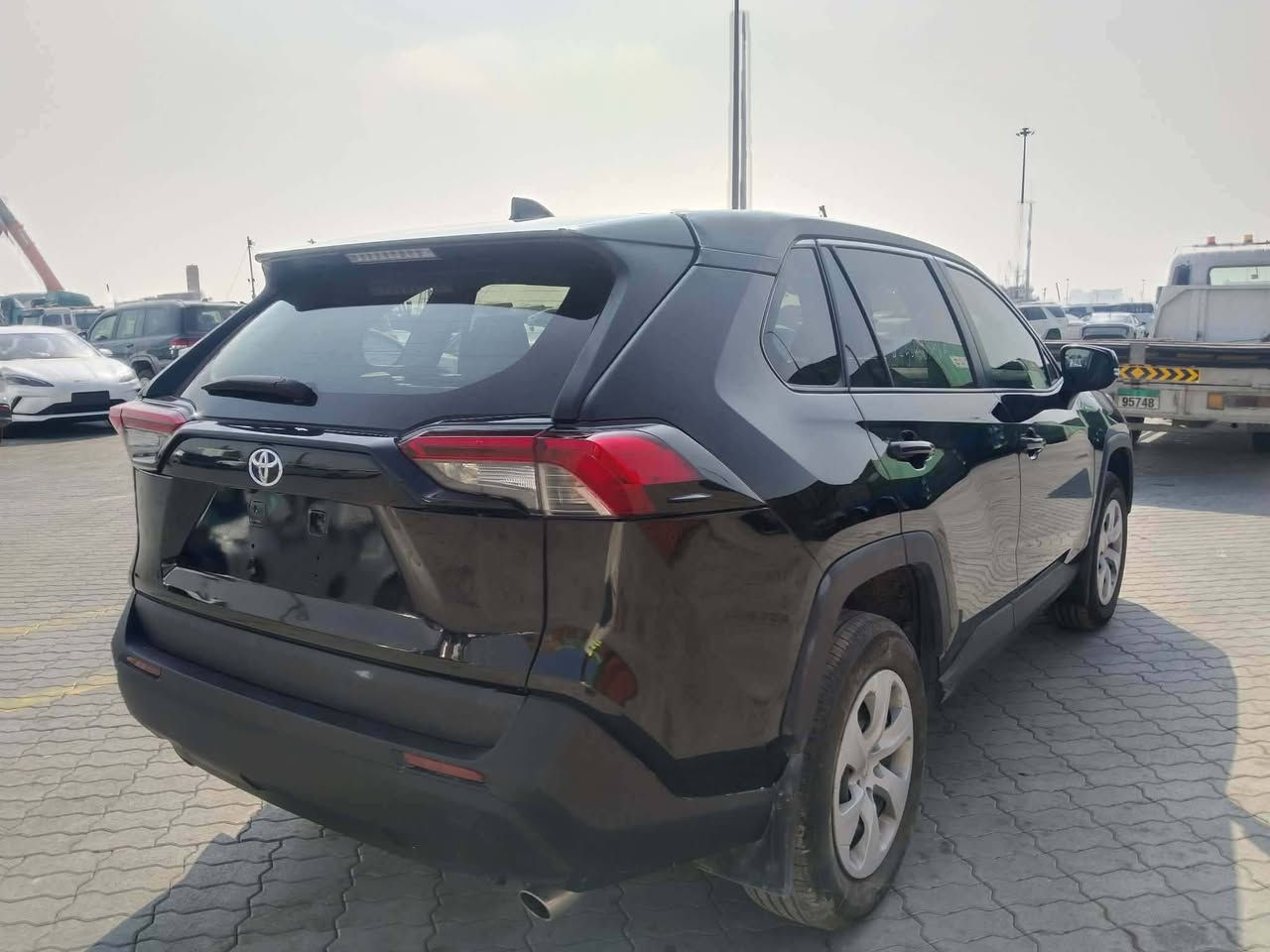 سيارة تويوتا راف 4, موديل LE 2024, السيارة مكفولة من الشواصي والدواخل وألأيرباكات، بجم & خلف كبس، ماشية 20 الف ميل، كير& محرك بشرط، تبريد & تدفئة على وضعية الشركة، رادار أمامي وخلفي وفي الجوانب وباقي المواصفات المعروفة في الراف 4, السيارة ما ناقصه شي وكلها على وضعية الشركة، صبغ فقط باب الصندوق وشبر من جملوغ الخلفي جهة السايق،  السيارة في دهوك وتترقم شمالي، السعر 220$ مع مجال قليل،. الشراي يتفضل خاص


**إذا كنت صاحب هذا الإعلان وتريد حذفه لأي سبب، رجاءا أرسل رسالة إلى الدعم الفني**