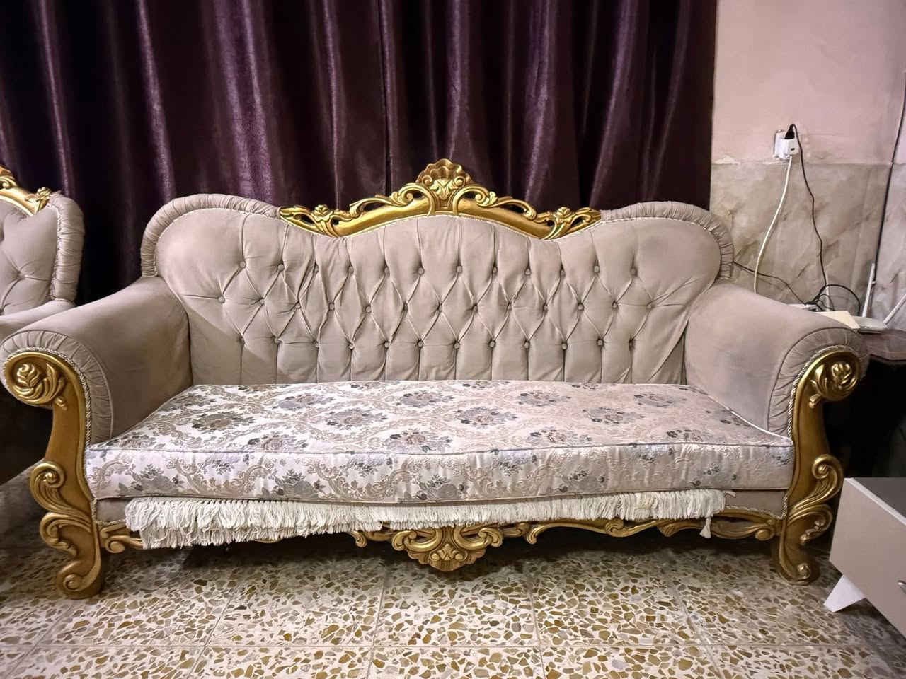 السلام عليكم 
عندي هذا التخم للبيع بحاله جيده من كل جوانب السعر ٤٥٠ الف وبي مجال ومنختلف ع السعر ان شاء الله مكاني بغداد جديده .. 
للتواصل ***********
