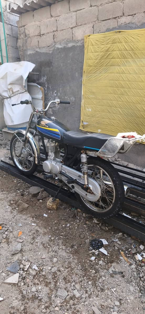 سلام عليكم دراجه البيع كفاله عامه نامه الصلي ادوات ادوات مكان البصره ابو خصيب رقم هاتف ***********
