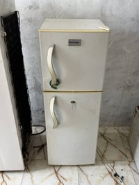 ثلاجه • ١٠قدم • نضيفه