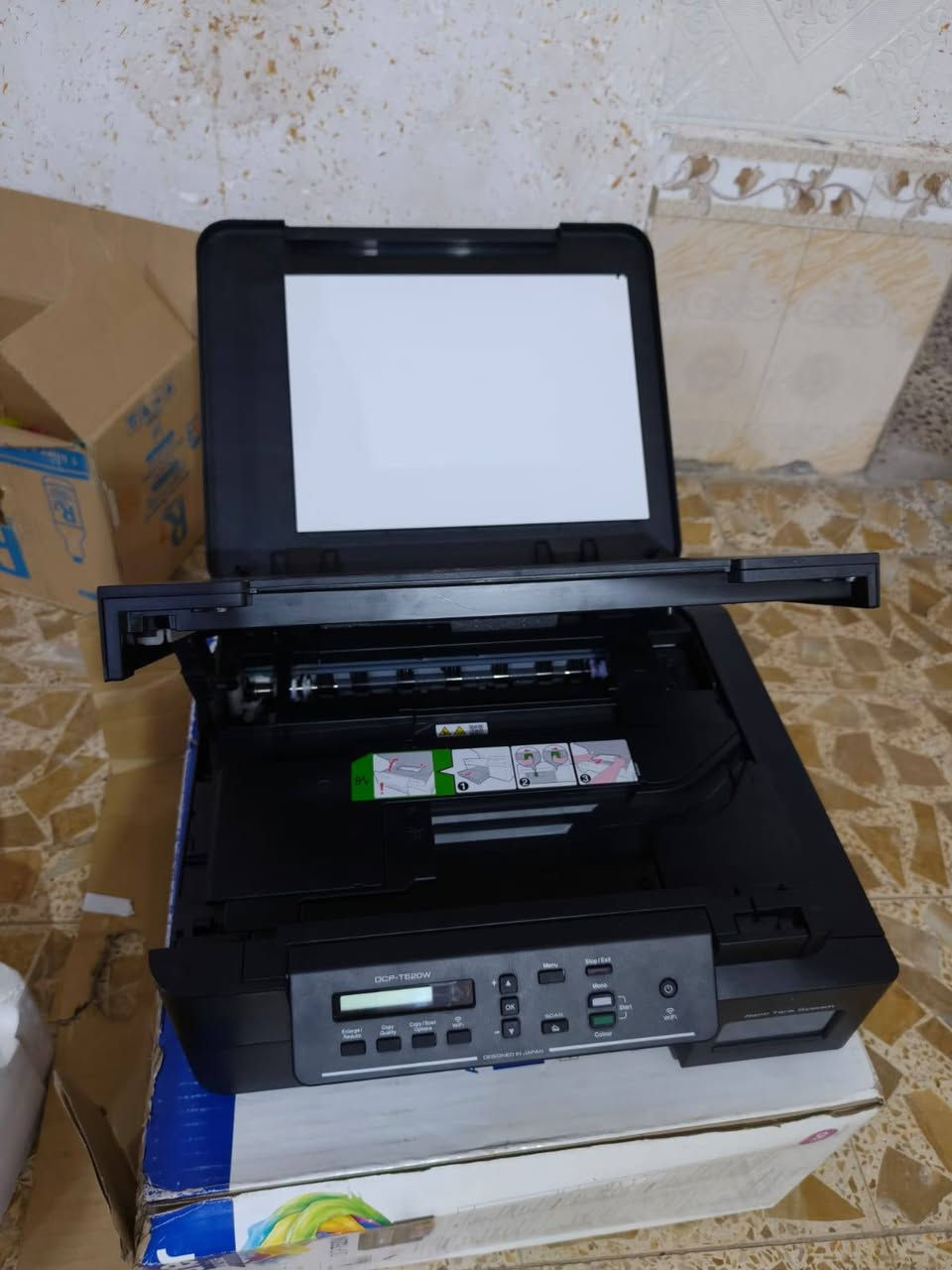 طابعة brather موديل WF-T520 جديده بحالة ممتازة باحبار خارجية تطبع 7000 ملون و 6000 اسود وابيض حبر سائل سعر الحبر 10 الف لكل الألوان سرعة الطباعة 10 ملون 18 اسود وابيض طباعة بوجهين دوبلكس بحجم A3 و A4 و A5  وB5  تحتوي على فيدر لطباعة الملازم ومجموعة اوراق بامر واحد كما تحتوي على Wifi يمكن ربطها على الموبايل وتابليت ولابتوب ومجرين ورق أمامي وخلفي لطباعة ورق الصور و استيكرات وورق مكربن وبدقة عالية 1200× 4800 Dpi من 60غم ولغاية 260غم كما تحتوي على مدخل USB فلاش و نتورك كيبل 🚦 سعر الطابعة 230 الف وبيها مجال
 🚦 مكانها بالنجف الاشرف
***********
