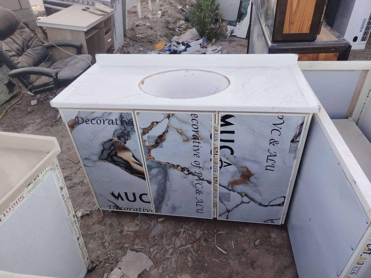 مجمع البركه للاثاث الجديد والمستخدم يرحب بلجميع فاهلا وسهلا بكم العنوان بابل المحاويل ناحيه الامام الشارع العام قرب مركز شرطه الامام للاستفسار خاص او الاتصال علئ الارقام *********** بيه واتساب 
*********** اتصال فقط

