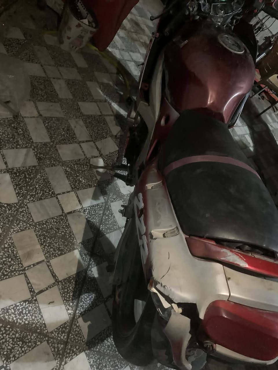 سلام عليكم حبايب  كاو سكي  520cc 1999   دراجه سوت حاث ونتركت تشتغل تخربط. بيه كابريترات تعبانه مكينه ما مفتوحه تجي تفحص وتشف ابيع هل موجود تاير امامي جديدباتري جديد بريكات جدد مكاني بغداد  شعب  *********** سعر 850الف  محمد علاء
