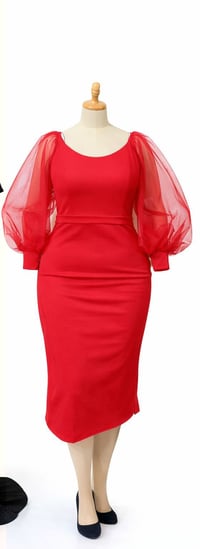 فستان احمر يمط يجي ضيك عالجسم يلوك لخصرج الحلو لبسته مره وحده ورايدته ...