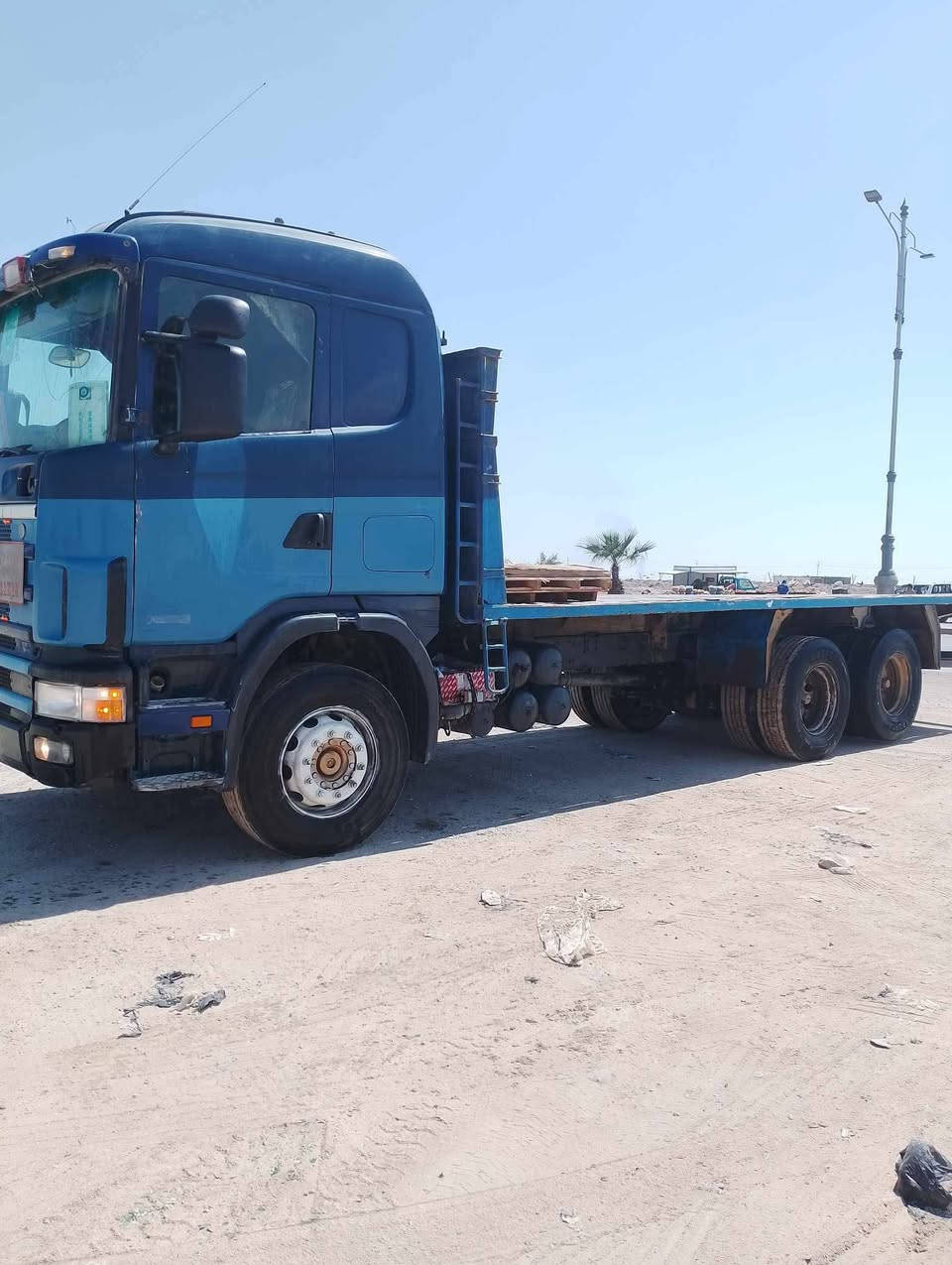 سلام عليكم سياره البيع شاصي سحال 
مكان بصره زبير ***********
