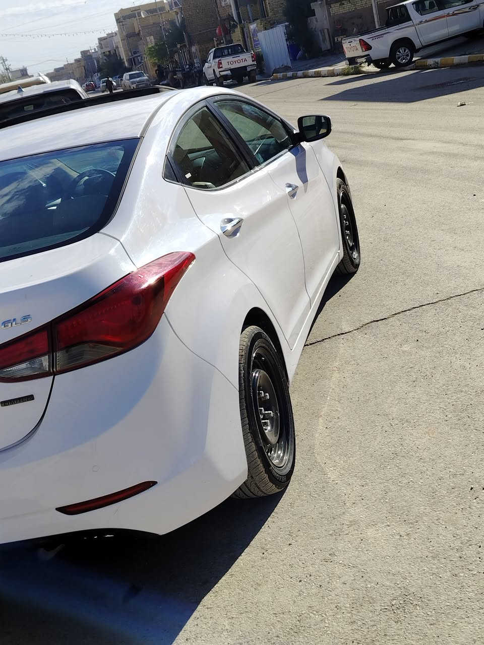 سلام عليكم الالنتره موديل 2015 خليجي فول موصفات السياره جاهزه من كلشي صار بيه شخط بحاملغ الخلفي والباب الوره ونصبغ عل كد شخط السياره مكينه كير خير من الله مكانه واسط باقي لتفاصيل ***********
