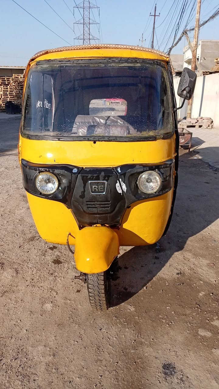 سلام عليكم شباب تكتك أزيل موديل 2018 أوراق كامره تكتك ما ماقصه شي كله جديد السعر 2500 وبيه مجال  الرقم واتساب وتصال ***********
