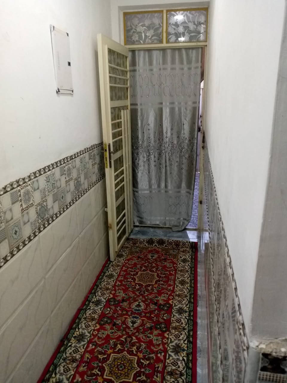 السلام عليكم بيت ١٠٠ م للبيع كامل كل بقص مابي نهايته حي اور مقابل حي الكوفه للاستفسار الاتصال ***********وعارضه ٨٠وبي مجال
