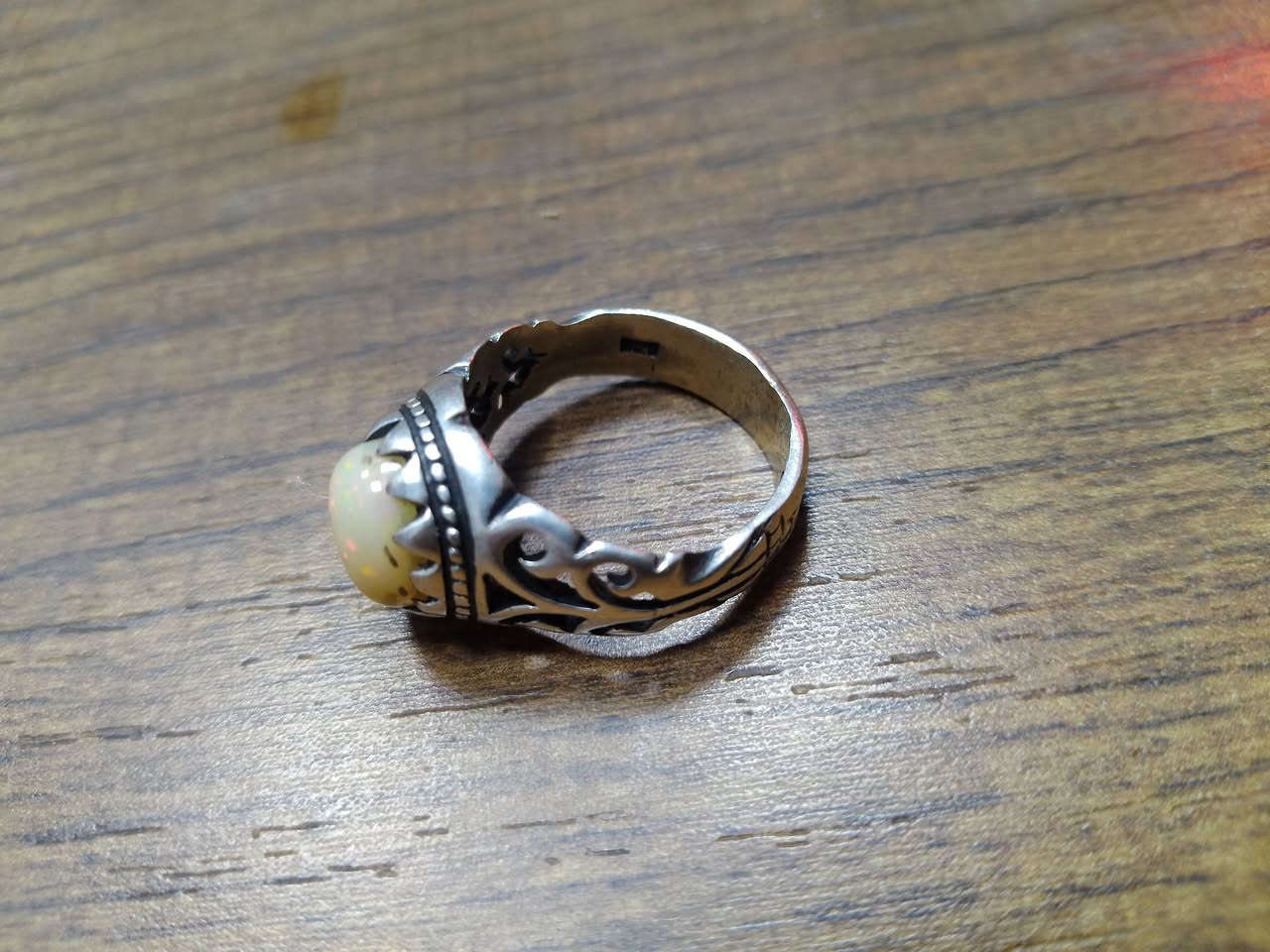 خاتم للبيع الحجر اوبال ثيوبي
العنوان بغداد الاورفلي 
الرقم:***********
سعر الخاتم 60الف بدون احراج
