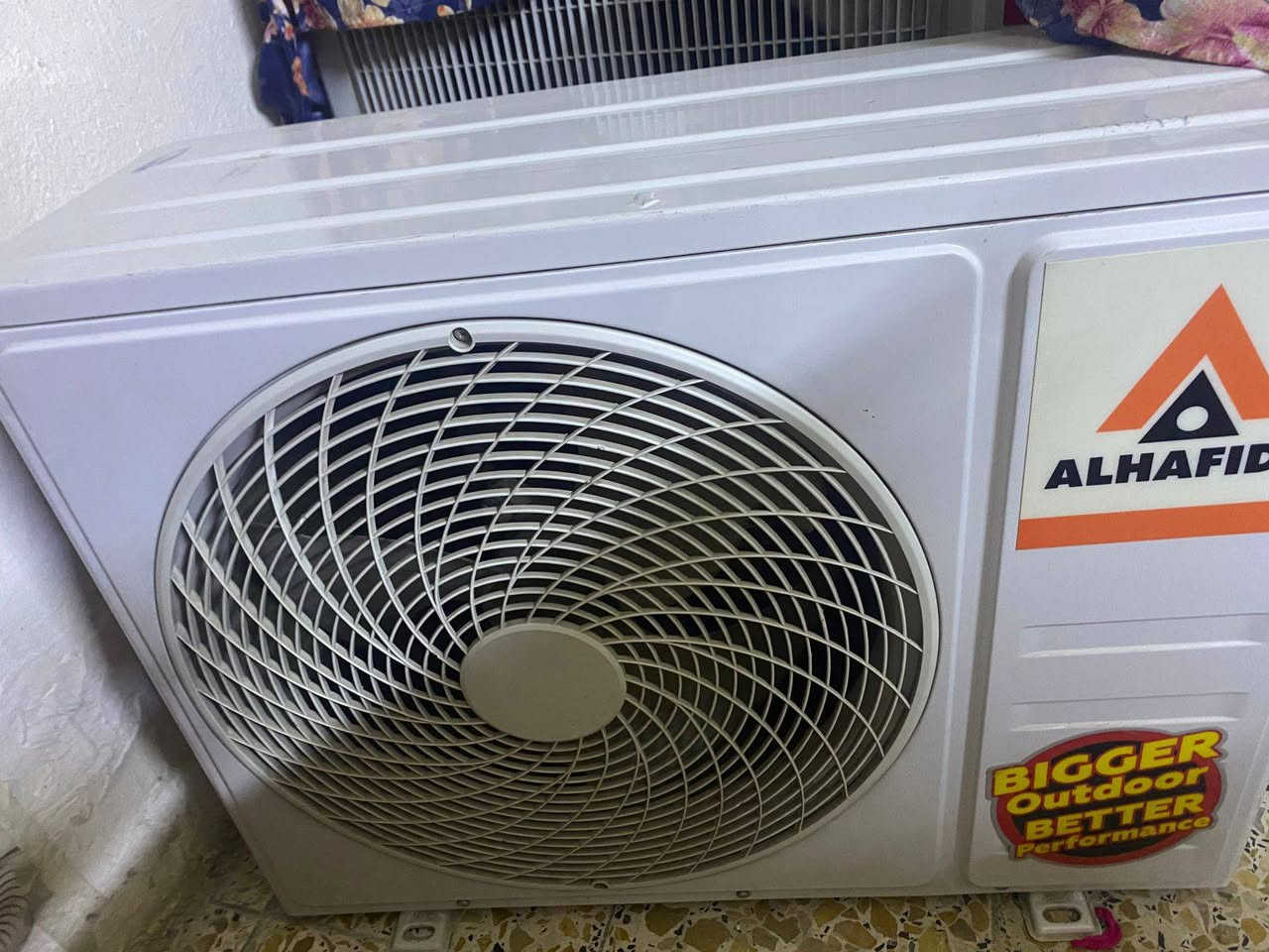 سبلت الحافظ 2طن غاز 410 انفيرتر جديد بمعنه الكلمه مشتغل كم شهر ومفتوح ومسلفن وعل شغل وظمان الجهاز كامل موجود بغداد جديده الاتصال على الرقم ***********
