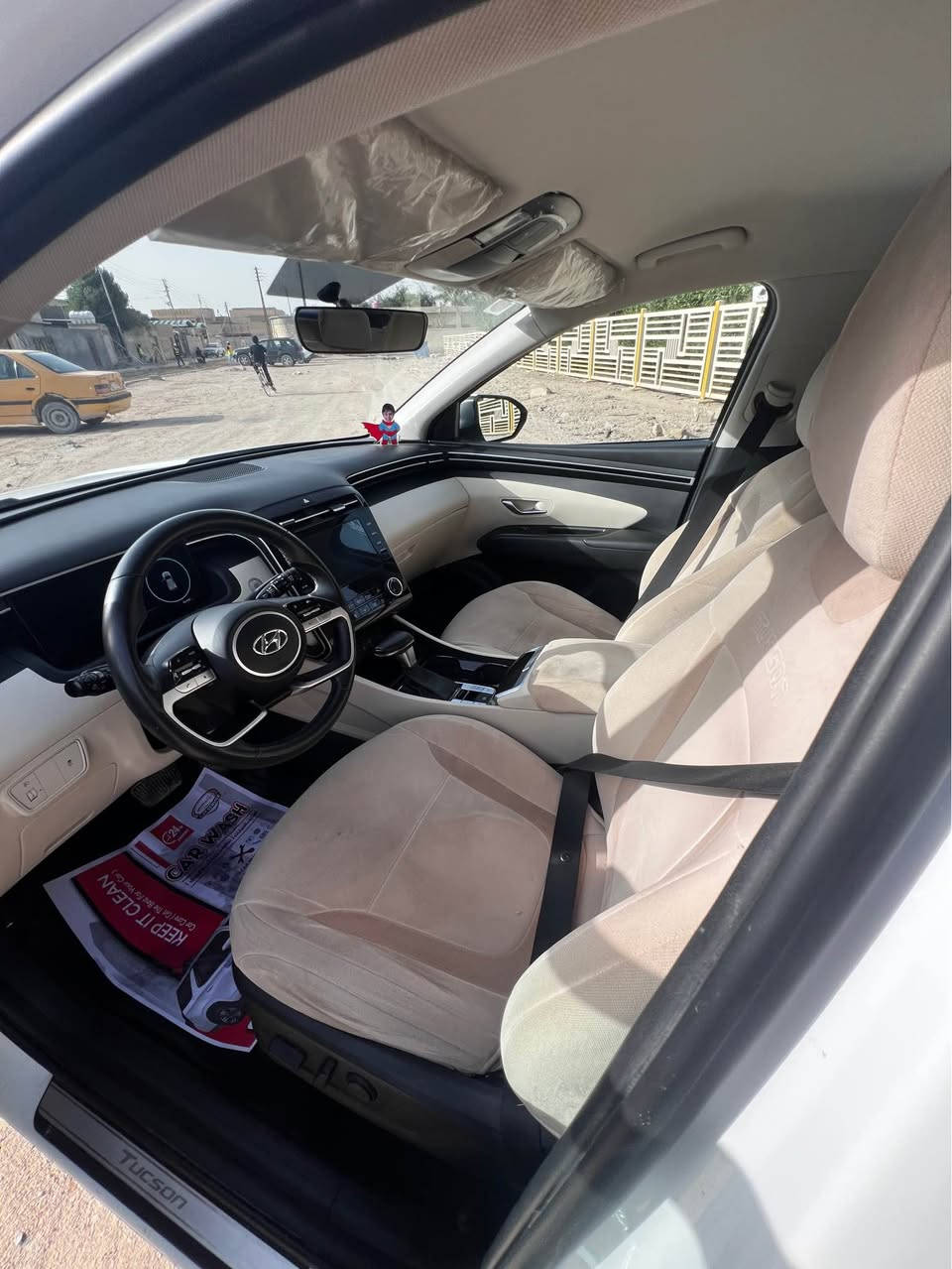 السلام عليكم للبيع توسان خليجي مديل 24 كفاله عامه بيها رصعات على وضعها موضحه بالصور وبيها سونار رقمها بصره بعدها بضمان الشركة ماشيه 46 الف مغلفة نانو بالكامل سعرها 220 مكانها بصره زبير *********** البصرة, العراق
