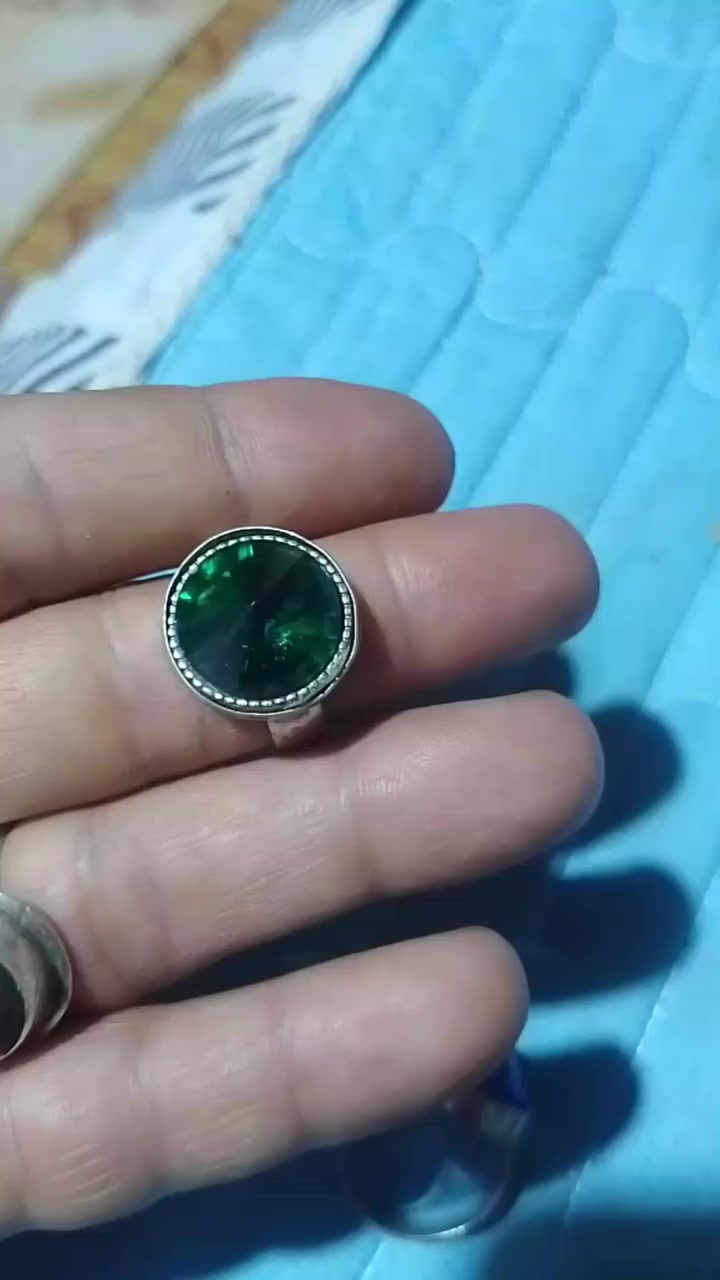 خاتمين زاركون اميركي سعر الخاتم، 25الزوج ب45مكاني البصره الطوبه والنخيله. ***********
