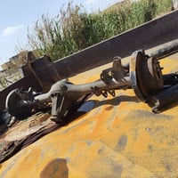 للبيع عندي اكسنات  ثنين واحد طويله واحد بتره واحد بنز واحد دسك رقم 078...