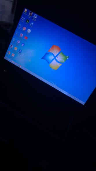 لابتوب ديل ججم 15 
ذاكره ٣٢٠ وهارد داخلي ثاني ٥٠٠ 
ما بيها اي نقص وكامله ملحقات وشاحنه وبيها درايفر وكاونتر وبيها كامره ومال قرص هم ونضيفه هم 
السعر ١٥٠ وبيها مجال 
المكان بغداد الدوره 
***********
