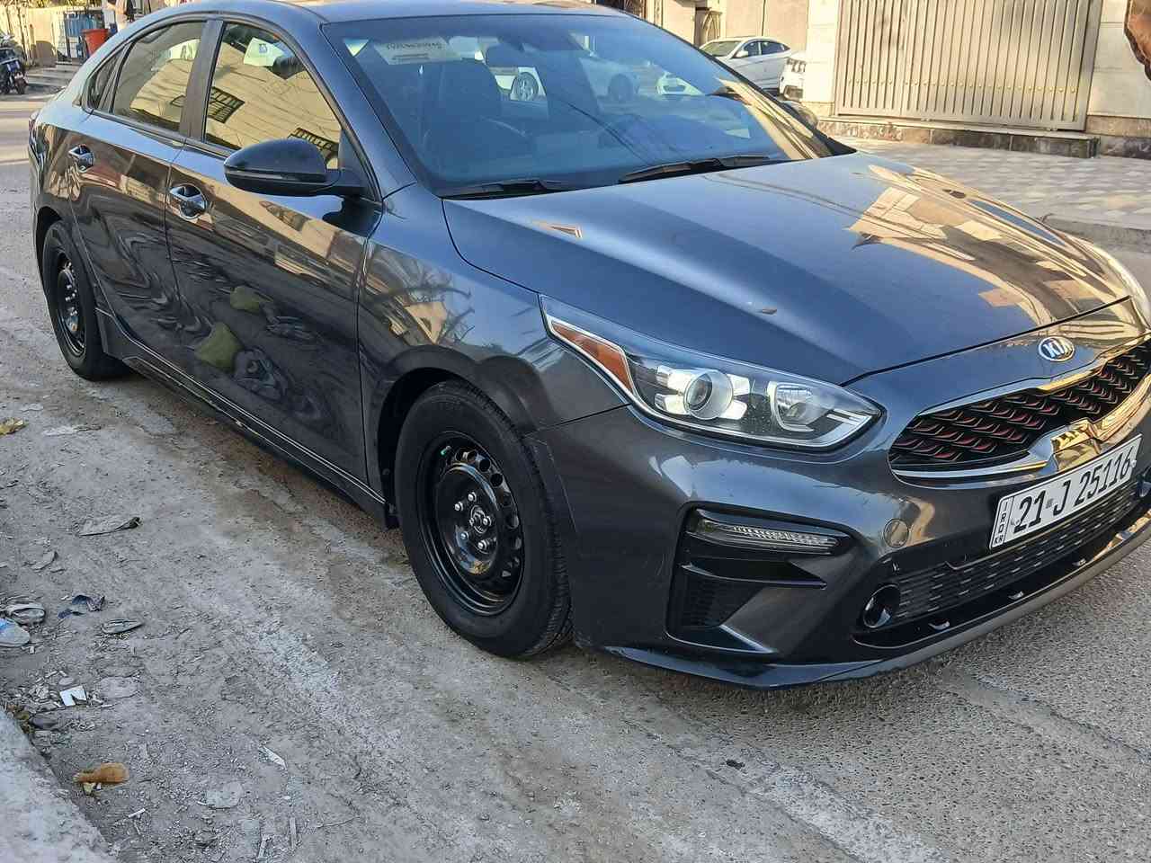 السلام عليكم
للبيع فورتي 
2021
GT LINE
فول مواصفات 
فتحه 
بصمه 
كشنات كهرباء
دوشمه عام 
سستم صوت هارمن كاردن
شاشه كاربلي
درايف مود 
٣ وضعيات قياده 
رادار خلفي 
رادار جانبي 
كروس سرعه 
حادث السياره جاملغ خلفي وباب
صور الحادث والسونار مرفقه
مكان السياره بغداد الجديده
السعر 117 
***********
