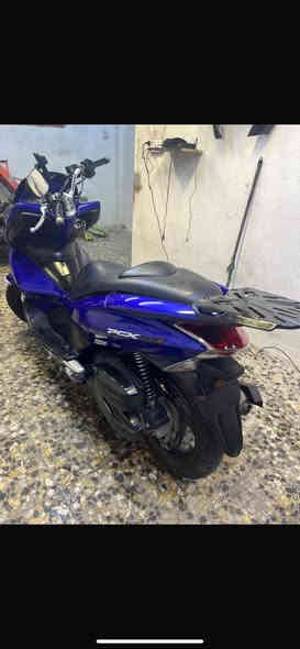 سلام عليكم PCX جيل اول محرك 150cc الدراجه خير من الله للتواصل و الاستفسار ***********
