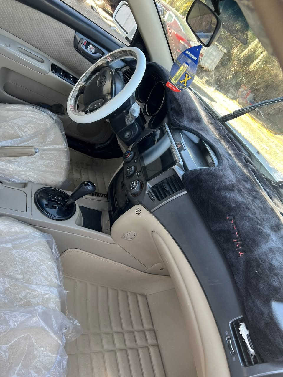 للبيع 2009رقم الموبايل ‭0788 256 0182‬
