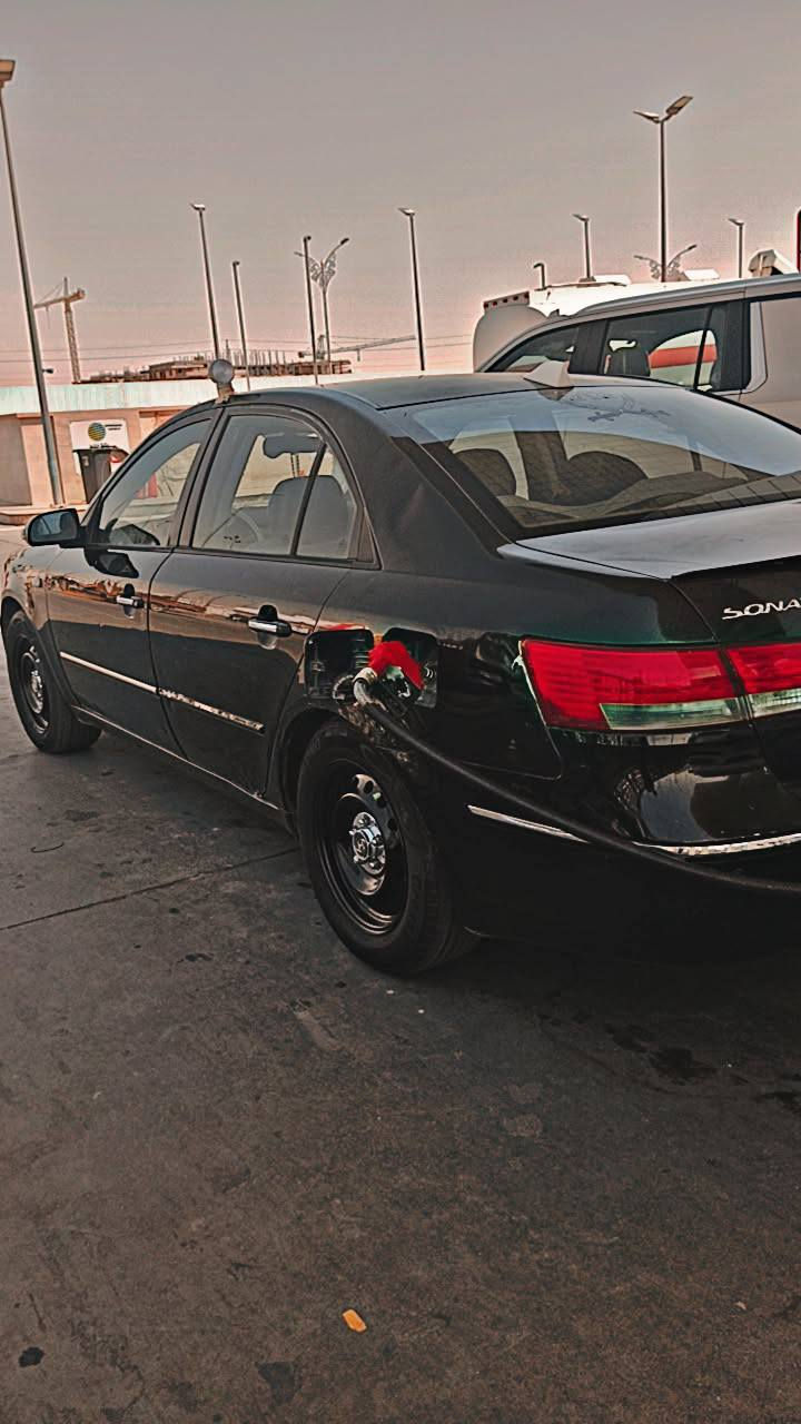 سوناتا 2008 وارد كوري تبريد ثلج حداديه امامي خلفي جديد مكينه لا تنقيص لا تبخير بيها جاملغ خلفي فقط والكشر بي تلحيضات بسيطه ودشبول السيارة مفطر بس ومعروفه السوناتا كلها دشبول يفطر سنويه ساقطه رقم اربيل دولي تريد وكاله تريد مداور راعيها عربي مو كردي  السعر 95 وبيها مجال 
***********
