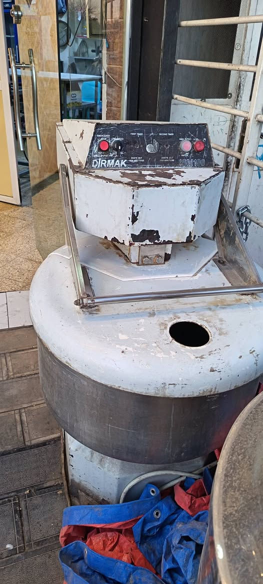 عجانه للبيع تركيه ام جيس سرعتين ٣ مليون بغداد ***********
