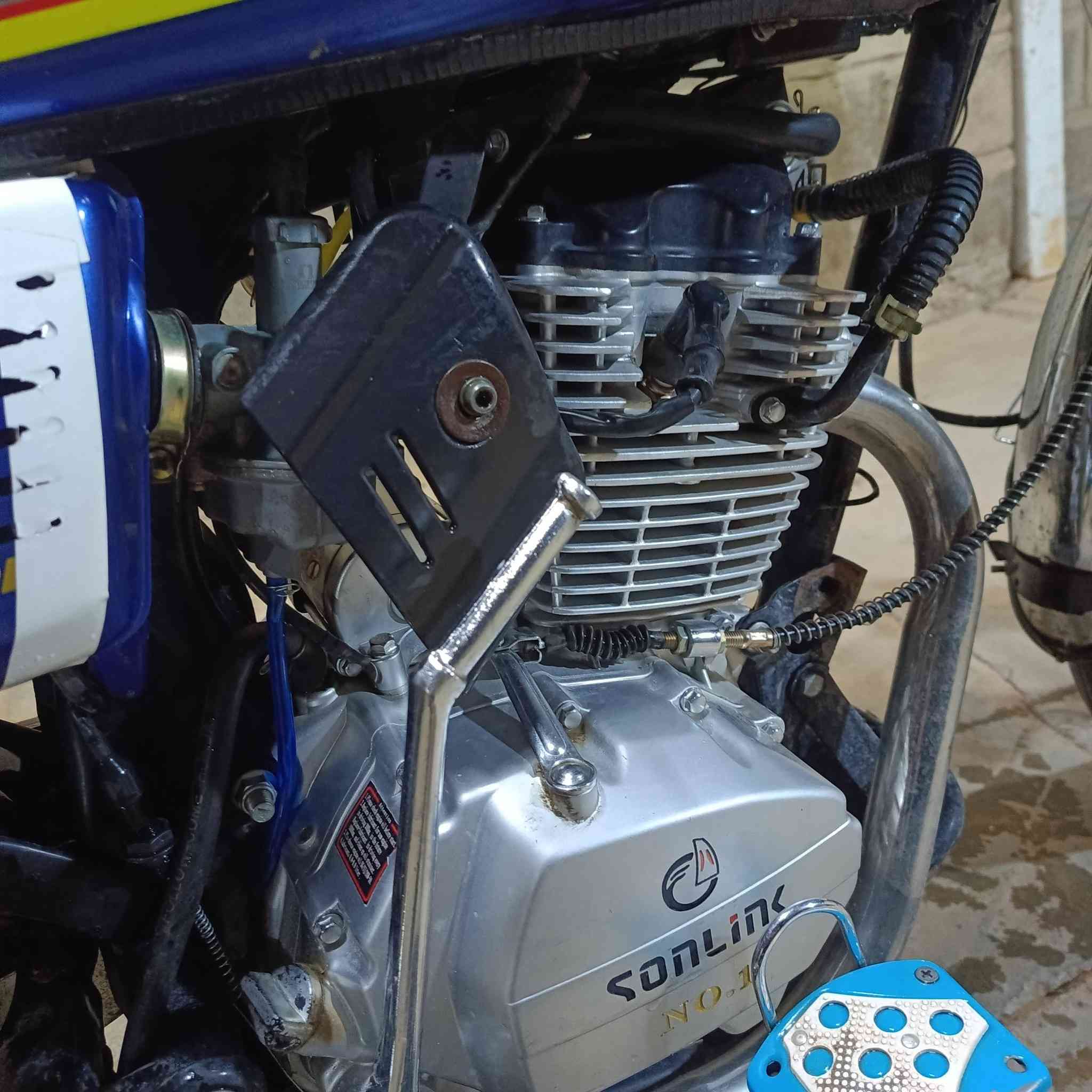 سلام عليكم 
دراجة سونلك 23 اوراق منفيست فقط الدراجة بلادي ما مفتوح كفالة منن تاير للتاير وفحص وين متريد
 نضافته تنشاف بالعين وصلت يوم الجمعة 575 ومابعت الي عنده زود يتصل ***********
مستعجل ع بيع
مكاني القائم العبيدي 

#ادمن وافق 🤍
