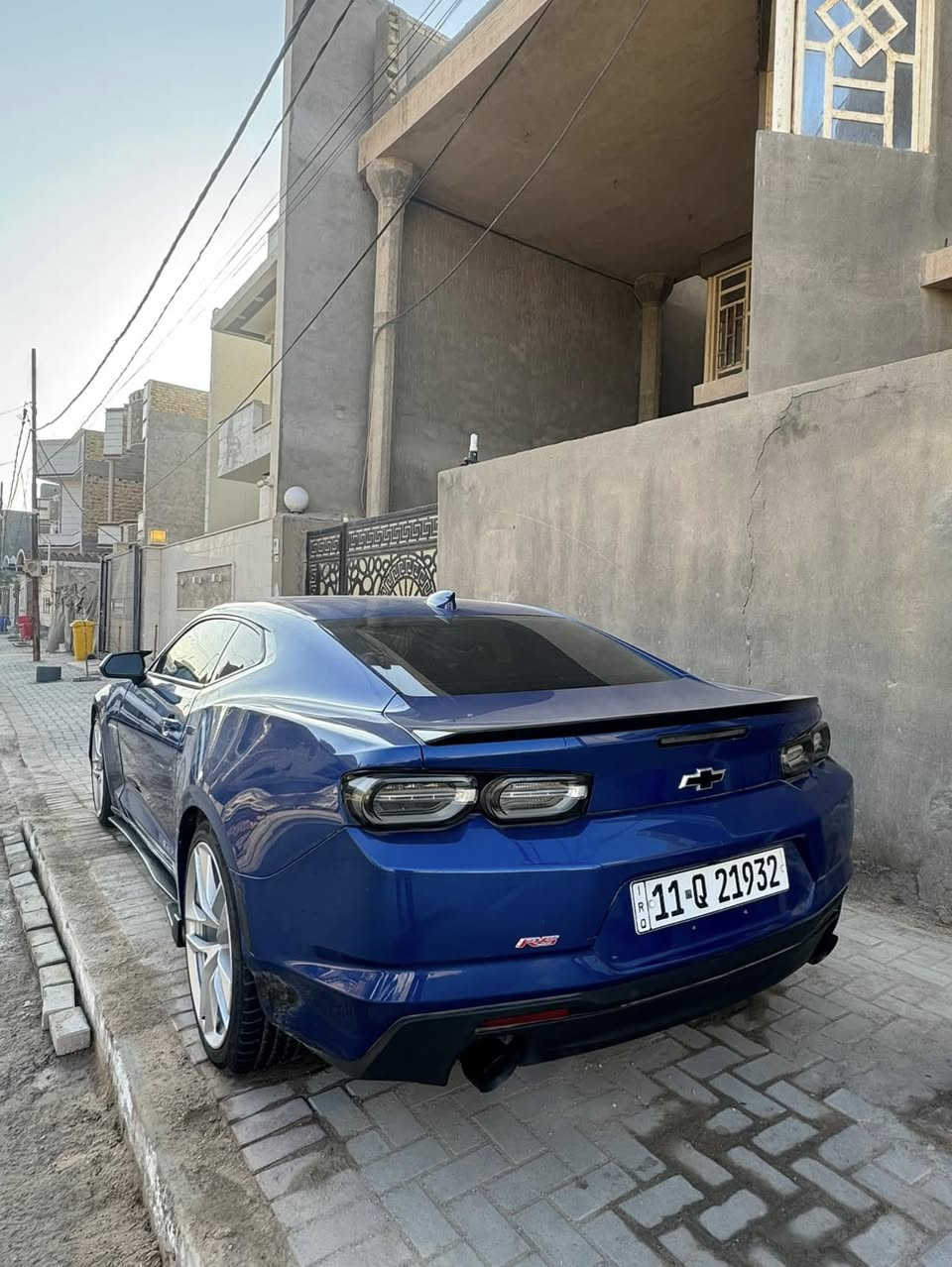 السلام عليكم 
للبيع فقط 
كمارو 2023 كلين كلين 
بدون حادث بدون صبغ بدون غرق 
فقط كسر بل دعامية 
واني بدلتها مال ss ودعامية قديمة موجودة
دعامية قديمة بدون صبغ 
سيارة مكفولة ونظيفة 
ماشية 33 الف ميل 
سيارة كاملة لحية اماية
دوسات جانبية 
كفرات مري باتمان
بس بلوجكتر مشتري ب 200 دولار
سبايدر خلفي 
فول موصفات 
فتحة سفق
بصمة 
تحكم ستيرن 
شفتات ستيرن 
عليها علامة ضوة قمر
سايد بريك بصمة 
شاشة جبيرة 
كامرة خلفية 
كشنات كهرباء 
تشغيل عن بعد 
سيارة بدون نقص برغي 
دشبول كلة طافي 
محرك 4 سلندر تيربو 
قوي وقتصادي
الي تفيدة ما اقصر ويا 
سيارة مال جناي 
الي يدور قطعة حلوة ونظيفة 
ولون ميزة
السعر ((205))
رقم بغداد ب اسمي 
شباب كاتب كلشي 
السعر وصور حادث 
وكلش تفاصيل 
فقط جاد بل شراي يتصل 
***********
