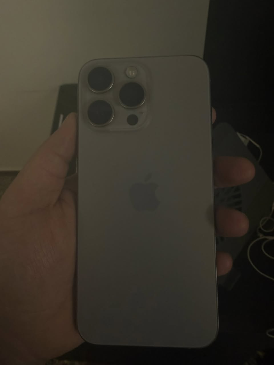 آيفون 15 برو ماكس للبيع
بطاريه 90  

نظافه 100/100 

ملحقاته كامله 

جهاز جداً نظيف ومال بيت 

950 الف قفل 

مكاني بغداد 

***********
