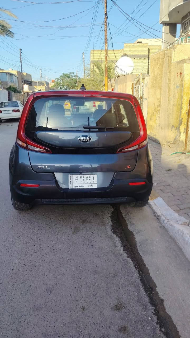 كيا صول 2020
موصفات S
محرك 2000 دوش
رقم بغداد بسمي سياره
حادثه جملغ ايمن  شويه من بنيد بدون دواخل والخود  
سعر 130 وبيه مجال 
رقم هاتف *********** 
مكان بغداد الشعب

