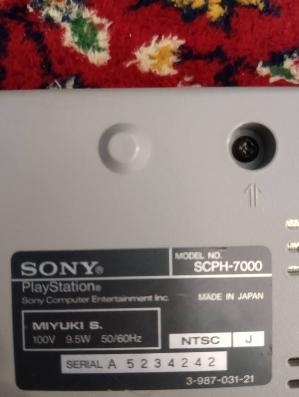 بلي 1 ياباني فري ريجين يشغل اقراص اصلي وكوبي عدسه سحبه ممتاز جهاز مع كامل ملحقات جوستكات عدد 2 فيش AV كيبل الكهرباء   مكاني بغداد الغزاليه بداية شارع الظغط توصيل موجود السعر 40الف ***********
