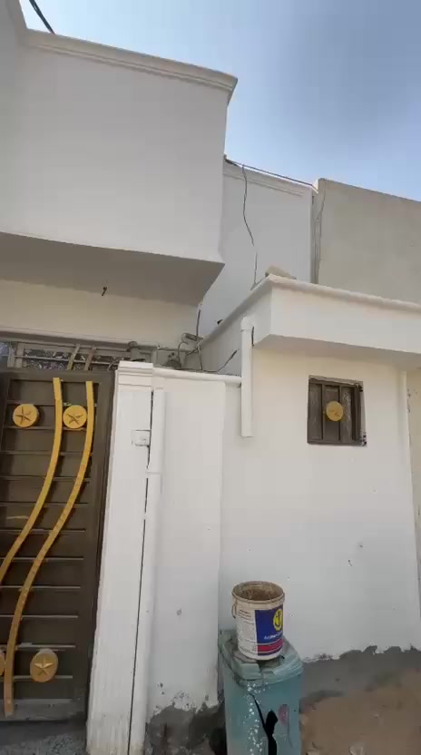 للبيع بيت مساحه ١٠٠م مربع ١٠ في ١٠ بناء نضيف جدا زراعي سند 25 الحر السواده قرب مدرسة الحسام السعر ٦٥ للاستفسار ***********
