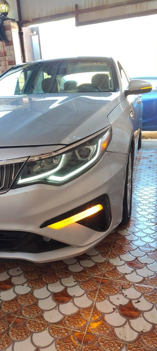 أوبتيما 2017 بچم محدث20
رقم واسط دولي سنويه لل30
أمريكي بدون تبديل تصليح مقدمة البنيد ومصبوغ وتصليح مقدمة الجاملغ الامامي الأيمن ومصبوغ 
بدون دواخل مكينه 2400GDI گير أوتو6نمر ماشيه 165 تحكم أستيرن كامل نظامABS نظام ECO مانع أنزلاق حاكية أتصال 3 وضعيات قياده شاشه بلاد كاميرا خلفيه دواره بلاد لدات أماميه نهاريه السياره جاهزه مكينه وگير وتبريد وتدفئه وحداديه وتخم تاير
السعر 137 مكان السيارة بالشطره
***********
