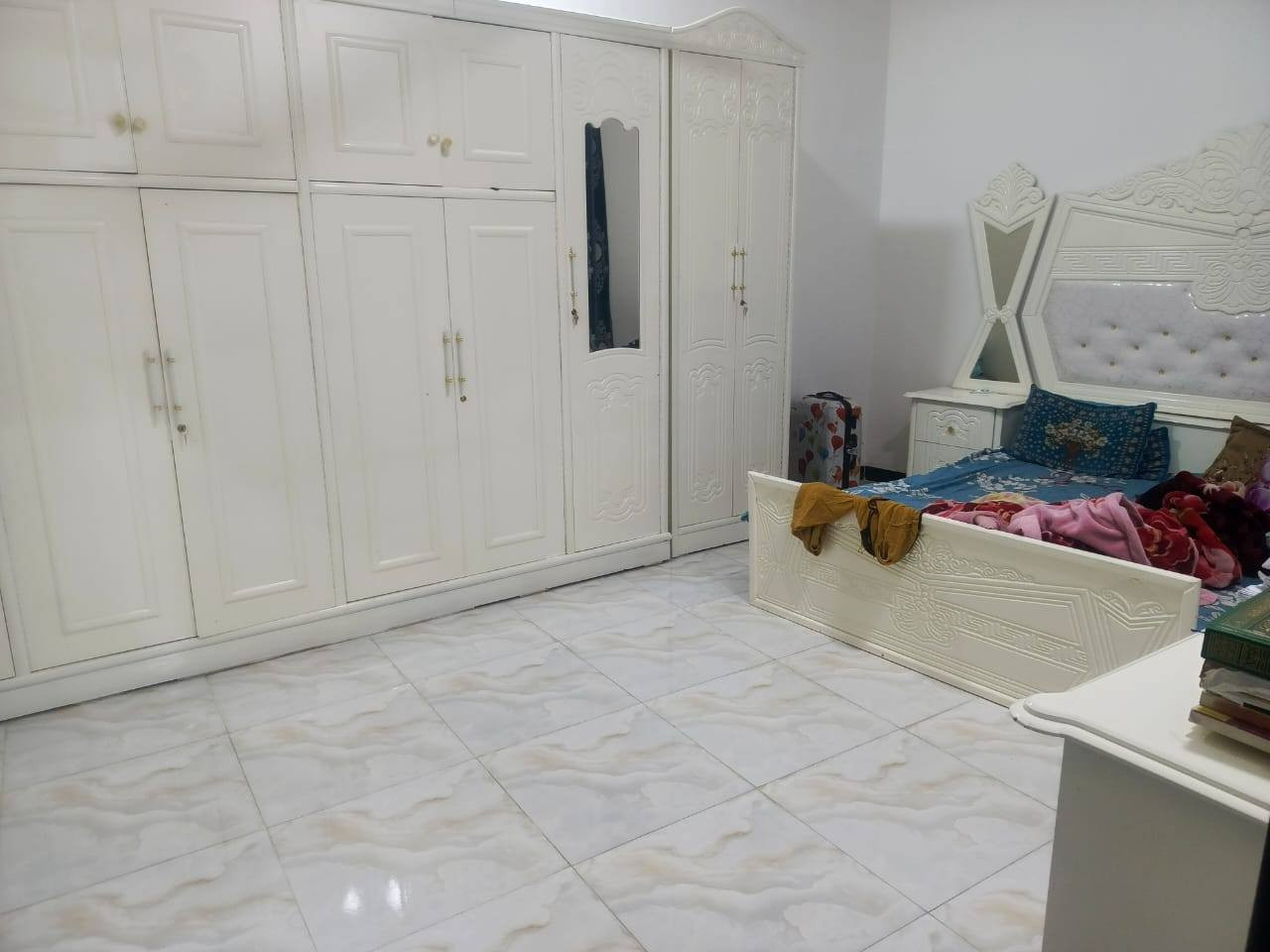 دار للبيع سند ٢٥ مساحه ٢٣٠ بناء حديث صار ٥ شهر من كمل طابقين يتكون من ٤ غرف بناء درجه ولالئ موقع شارع ٣٠ يم كوفي مزاج يبعد عن شارع عام ٥٠ متر تفاصيل أكثر تصل علئ رقم ***********
