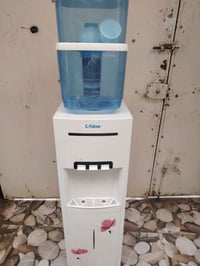 براد ماء • نيوال • نظيف