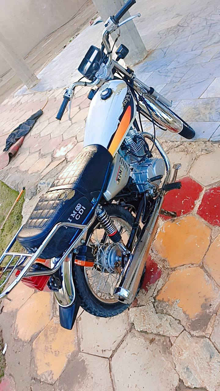 سلام عليكم دراجه للبيع اوراق مديل 2025 مكان كربلاء مدينة سيد لاوصياء سعر 625 الف ***********
