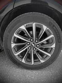 متوفر زوج تايرات Michelin أمريكي أصلي، قياس 265/50R20، جديدة شرط ومماش...