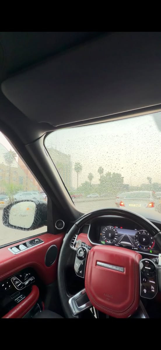 رانج روفر فوك سردار خليجيه السياره 2020. جديده📦 السياره مكفوله من كلشي كير محرك اي ضرر مابيها 
السياره مسويلها ادامه كامله اي نقص مابيها تخم تاير اصلي شركة  
📍مكان السياره بغداد الكراده
***********📞
