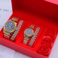 بوكس نسائي رجالي يتكون من ساعة وسوار كلش مرتب سعر البوكس 20 الف ومتوفر...