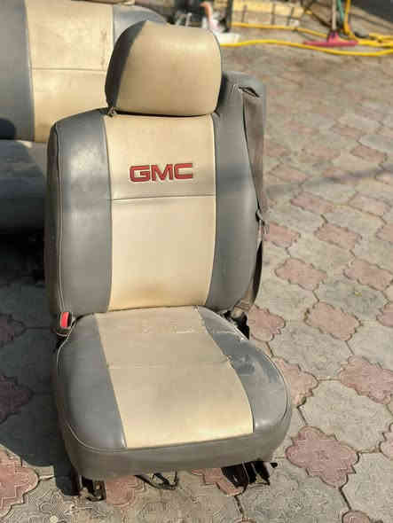 السلام عليكم ورحمه الله وبركاته 
كشنات مع ابطاين جمسي الفينيه نظيفات مابيهن أيي ضرر 
موجودات بل نجف 
ايي استفسار أتصل عل الرقم 
***********
